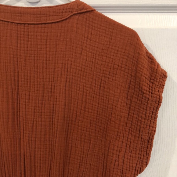 Madewell gauzy jumpsuit button front and on seam hip pockets. - Picture 10 of 14